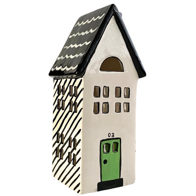 🎄 Tall House Lantern